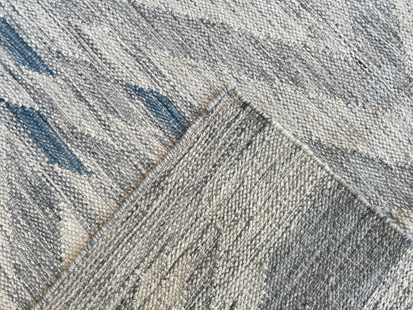 Contemporary Design kilim.