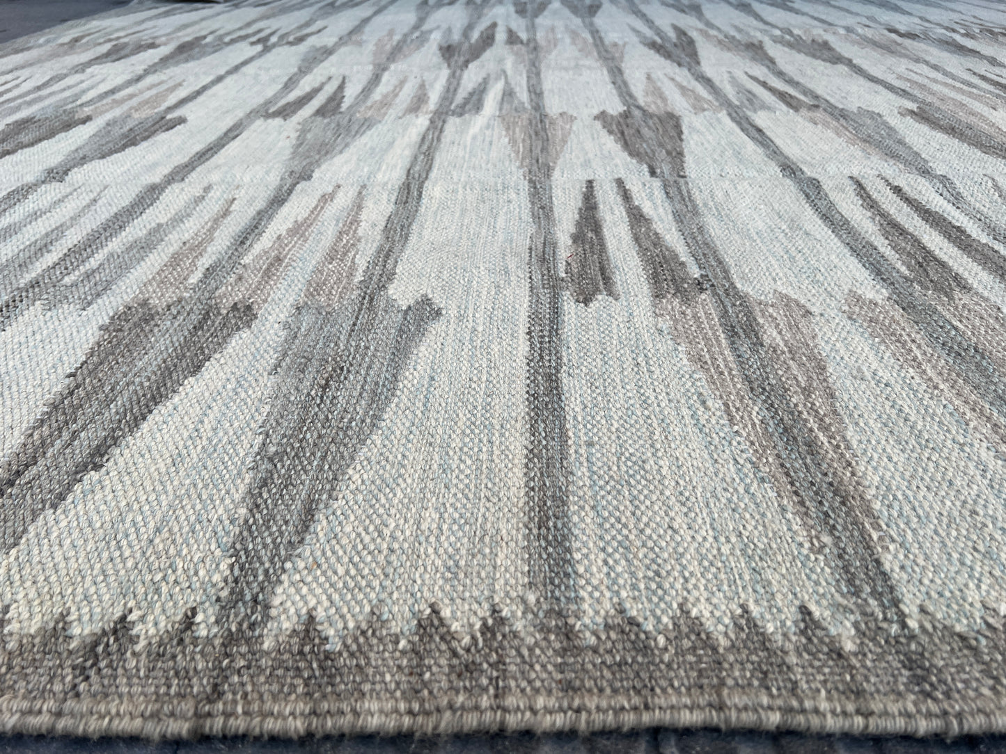 Contemporary Design kilim.