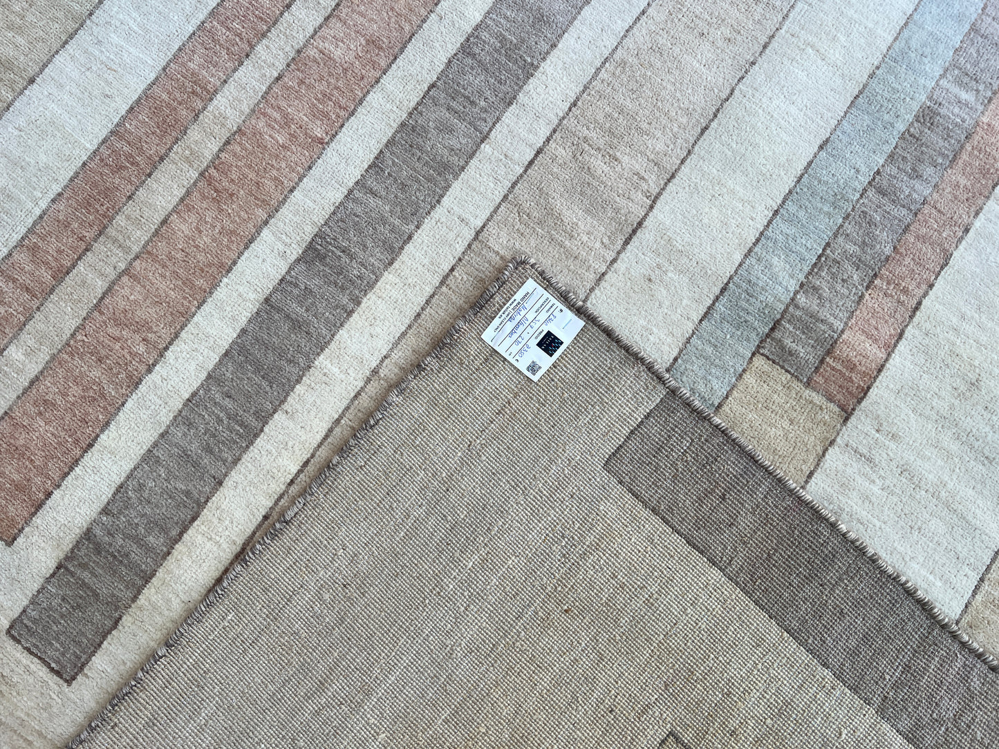 Contemporary design Rug.