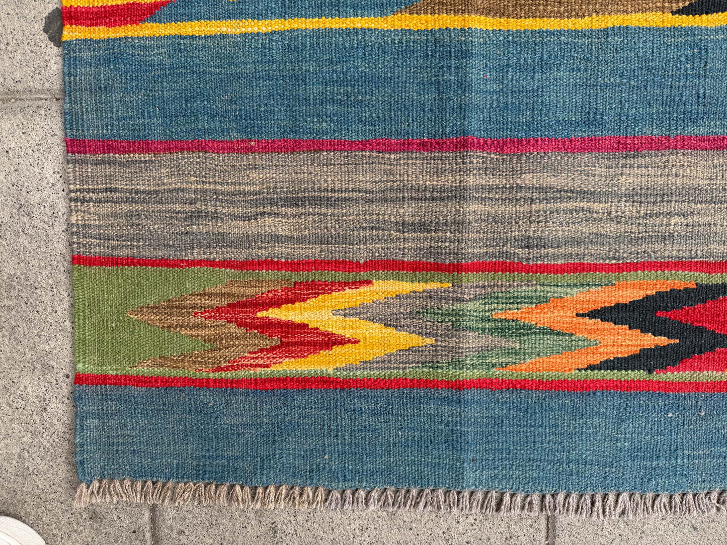 Modern Kilim 200x142cm