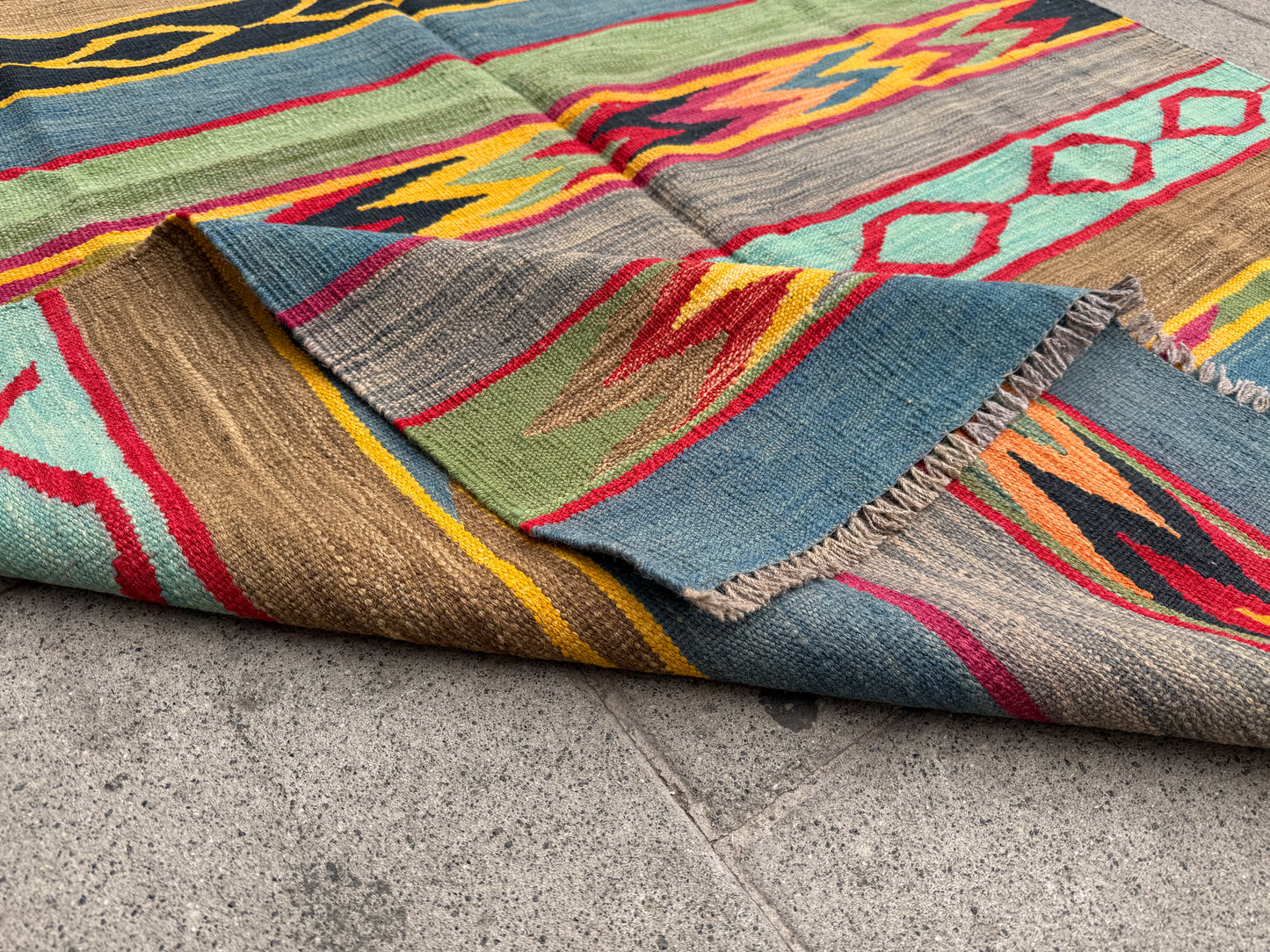 Modern Kilim 200x142cm