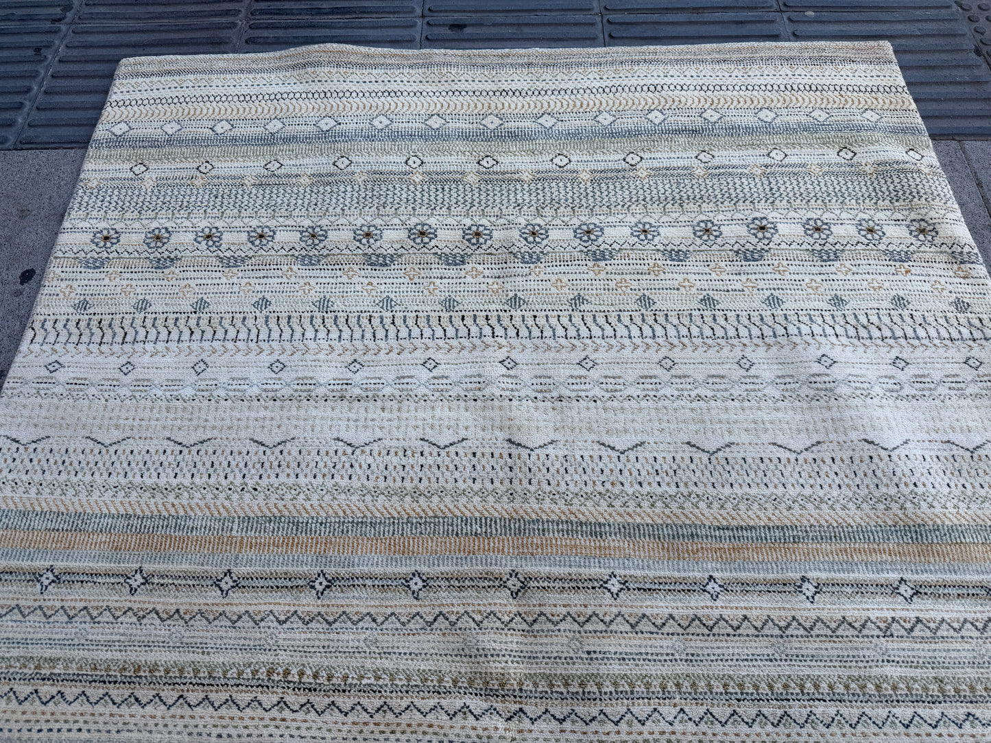 Gabbe rug 245x165cm