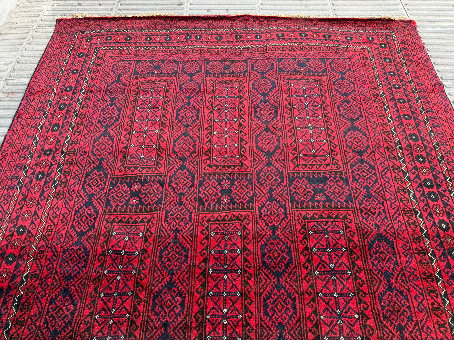 Oriental rug 282x182cm