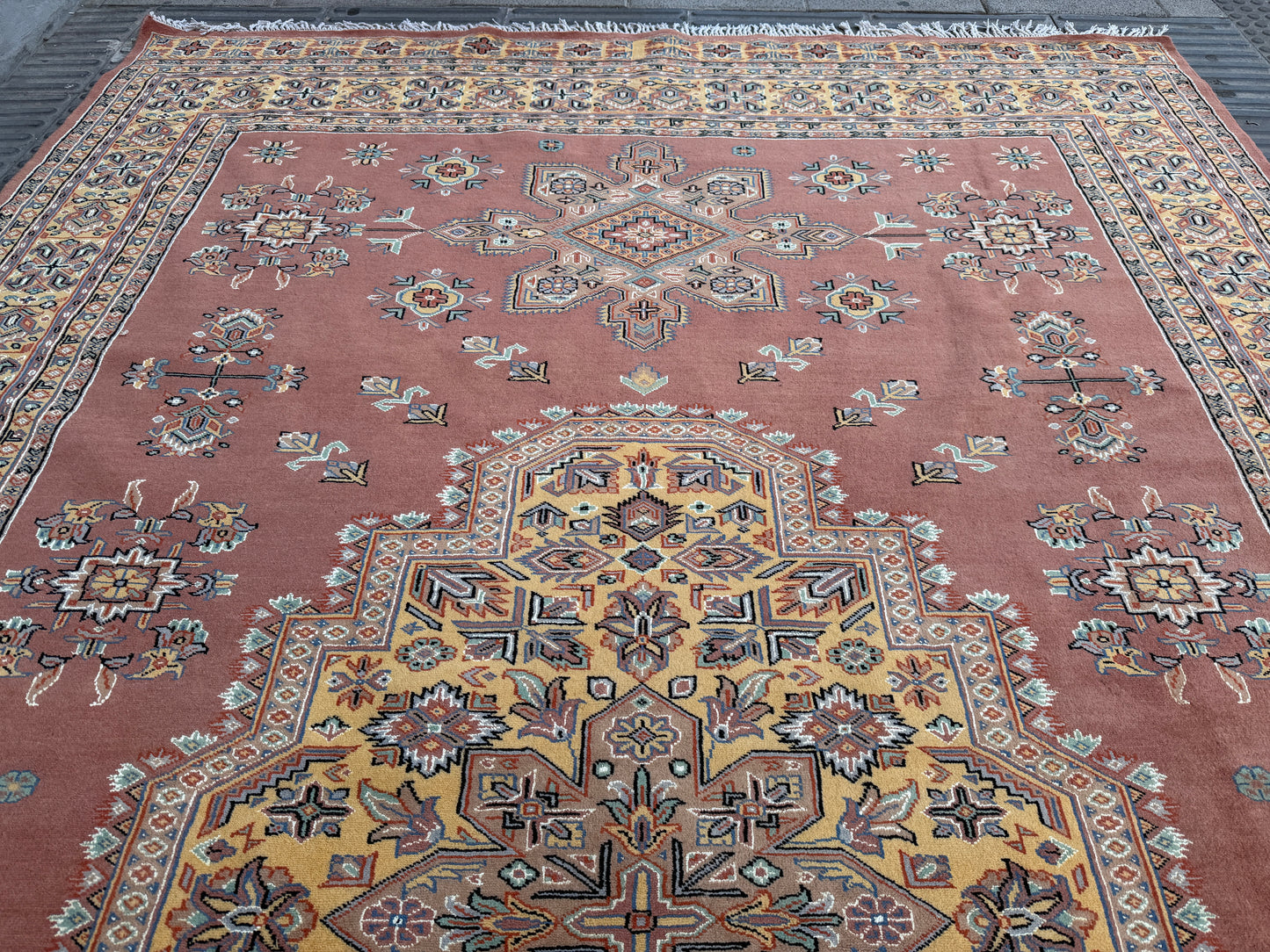 Jaldar Hand knotted Rug (331x220cm)
