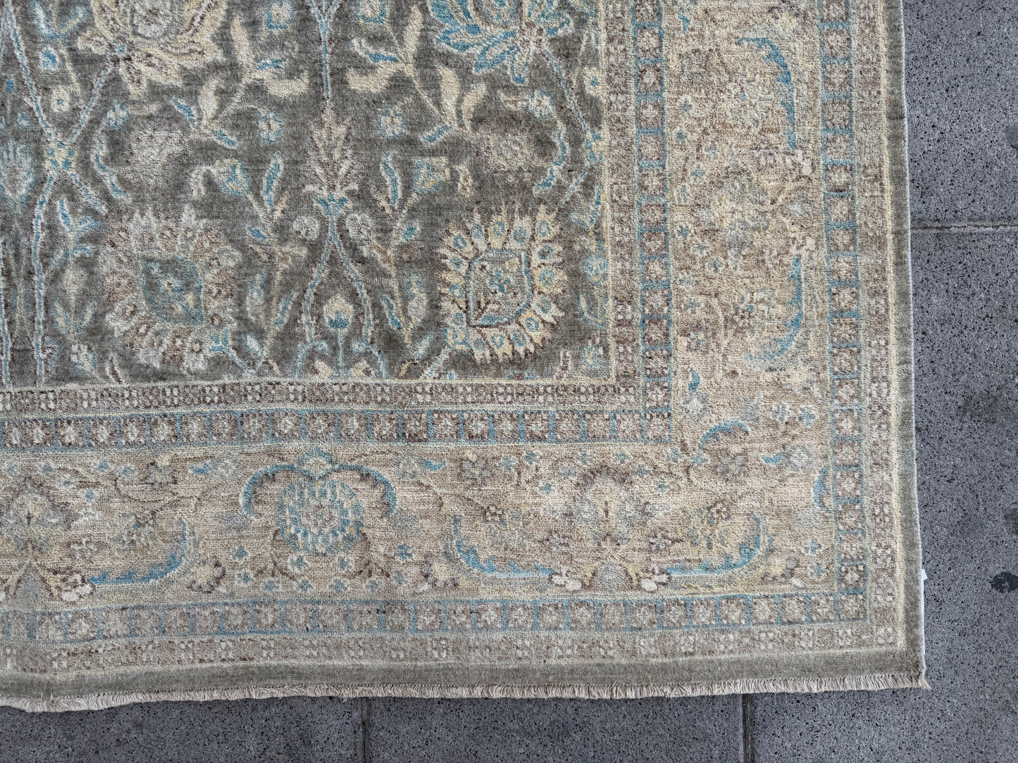 Chobi rug 280x184cm