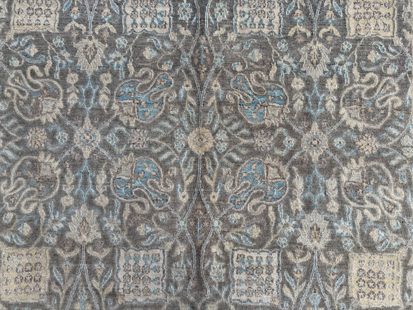 Chobi rug 280x184cm