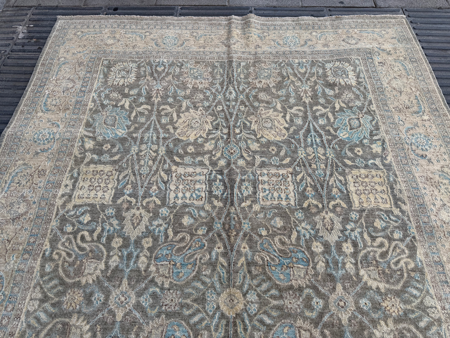 Chobi rug 280x184cm