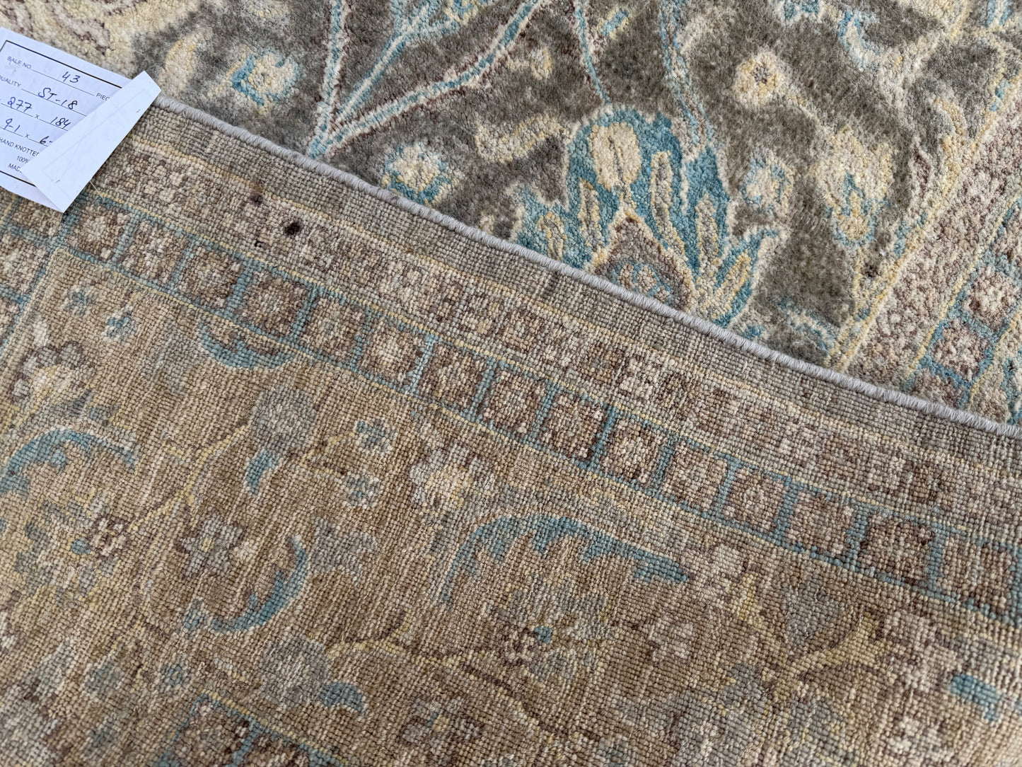 Chobi rug 280x184cm