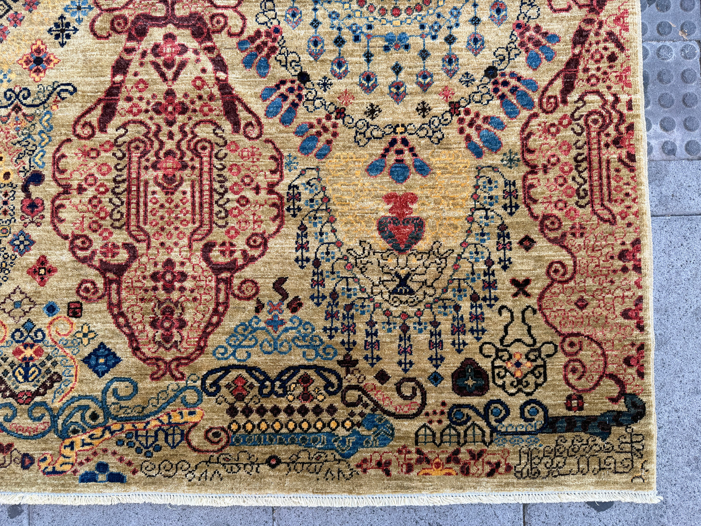 Suzani design Rug 300x250cm