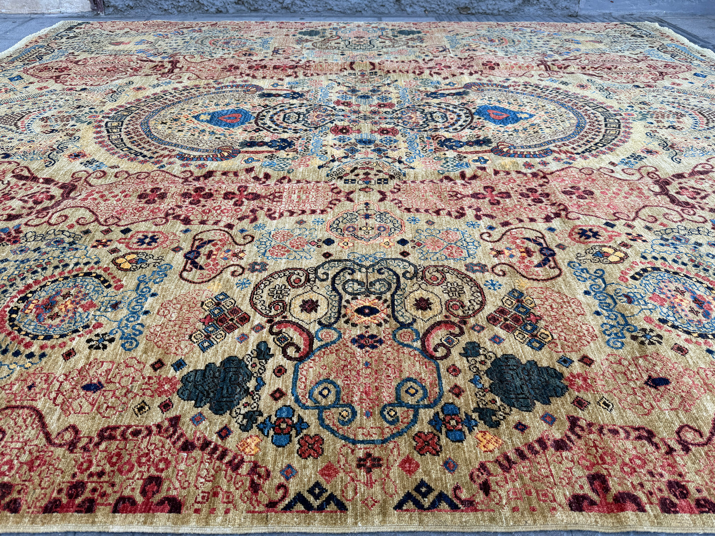 Suzani design Rug 300x250cm