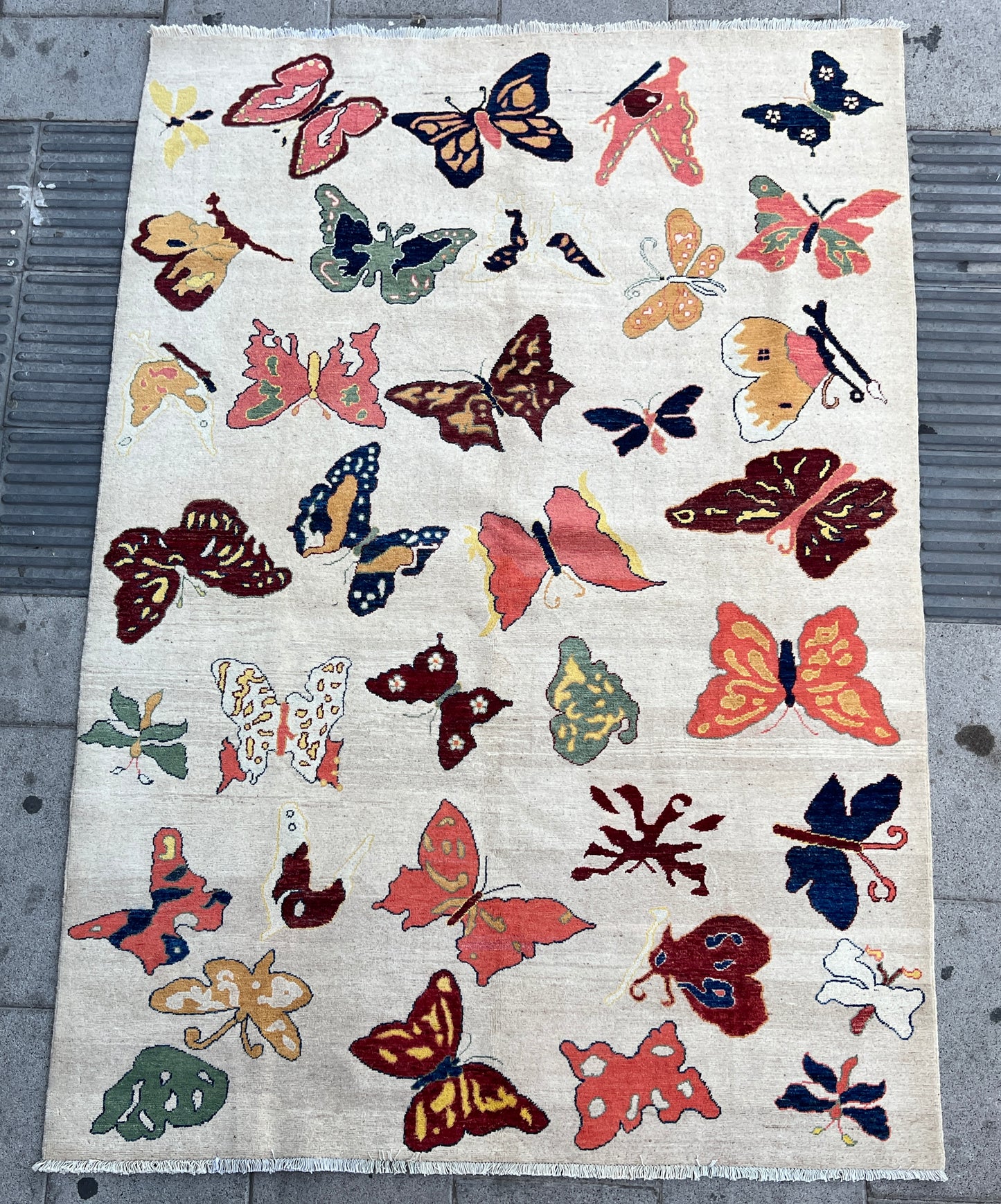 Butterfly design wool rug