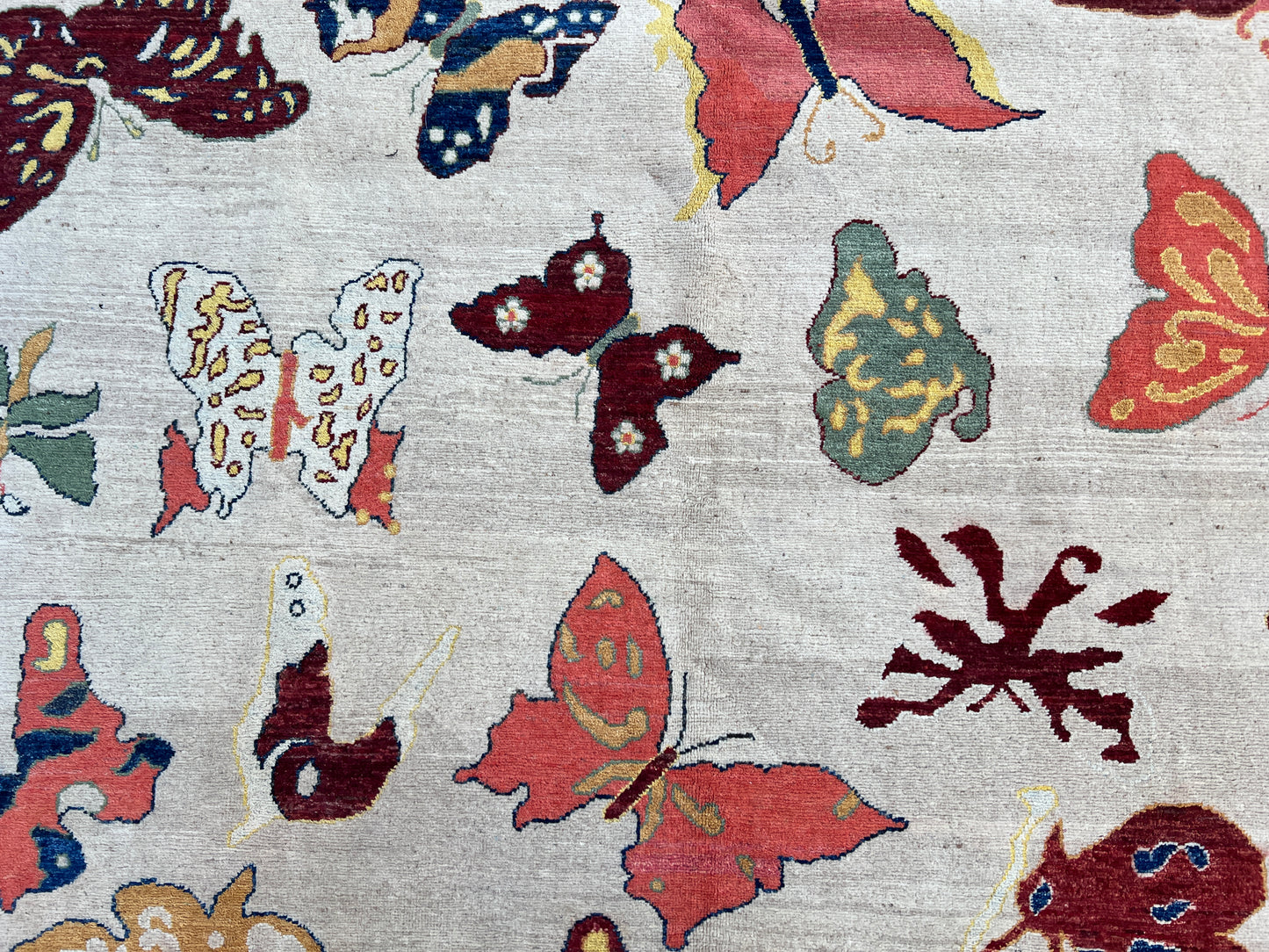 Butterfly design wool rug