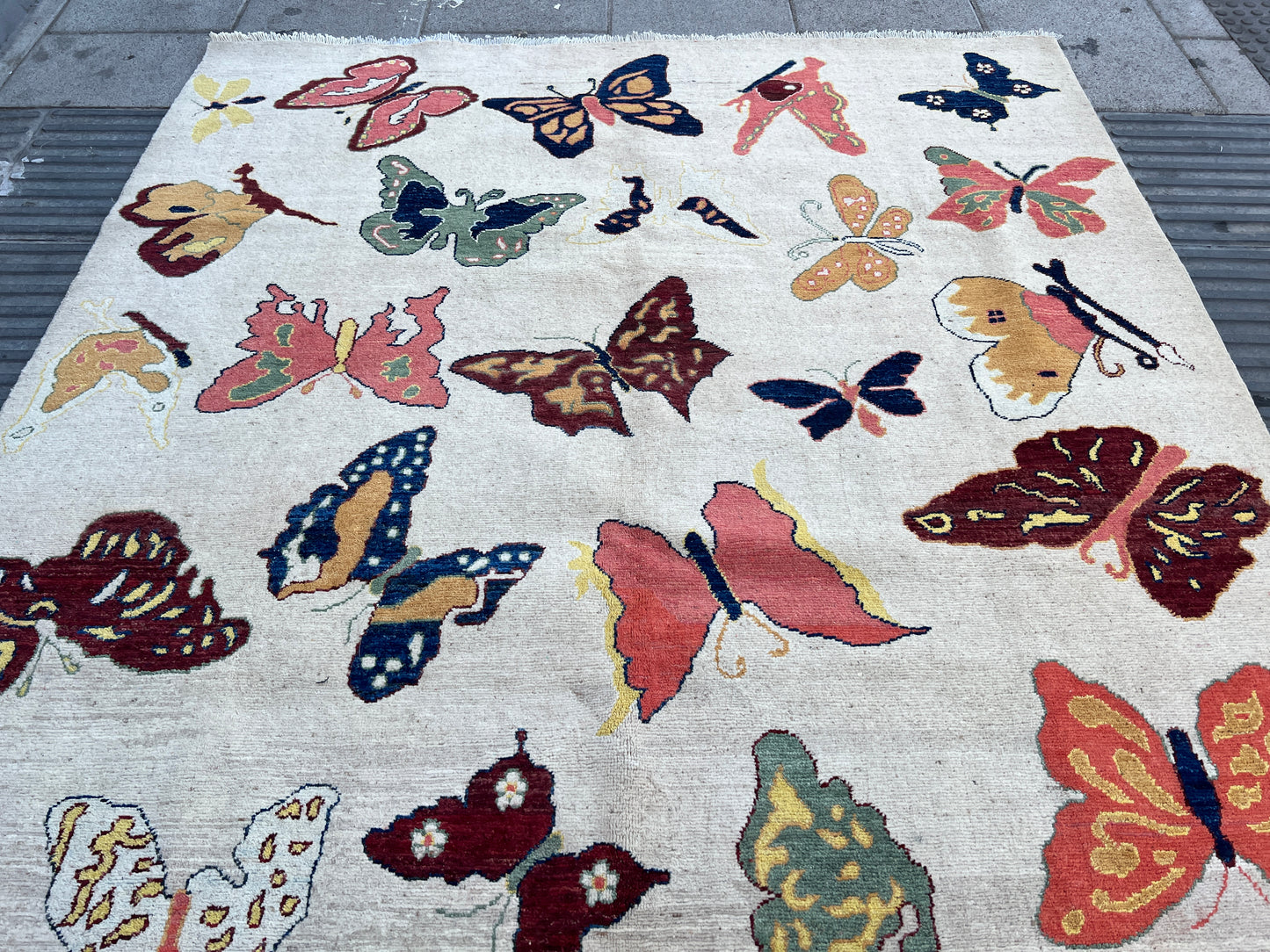 Butterfly design wool rug
