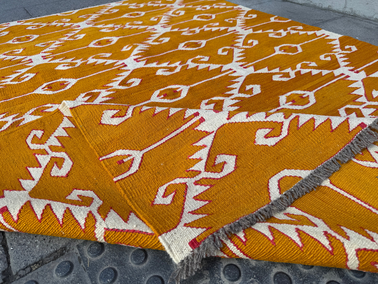 Contemporary design Kilim 200 x 150cm