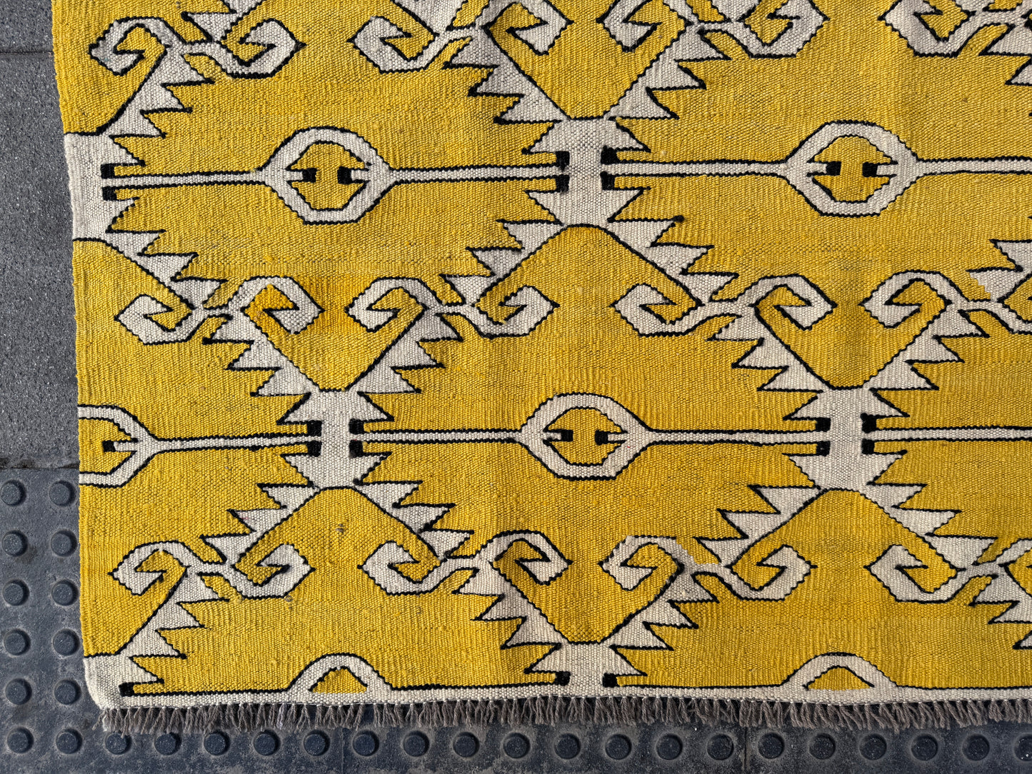 Contemporary design Kilim 200 x 150cm