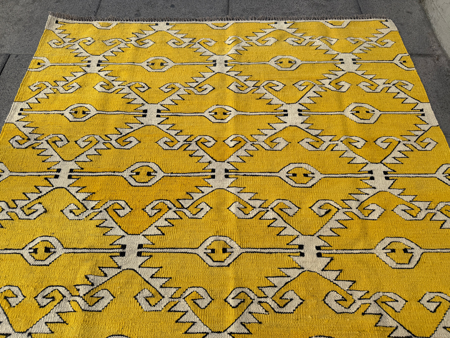 Contemporary design Kilim 200 x 150cm