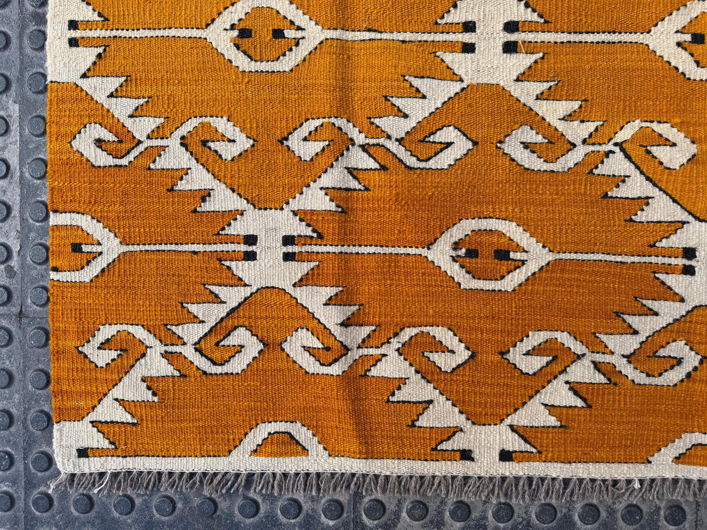 Contemporary design Kilim 200 x 150cm