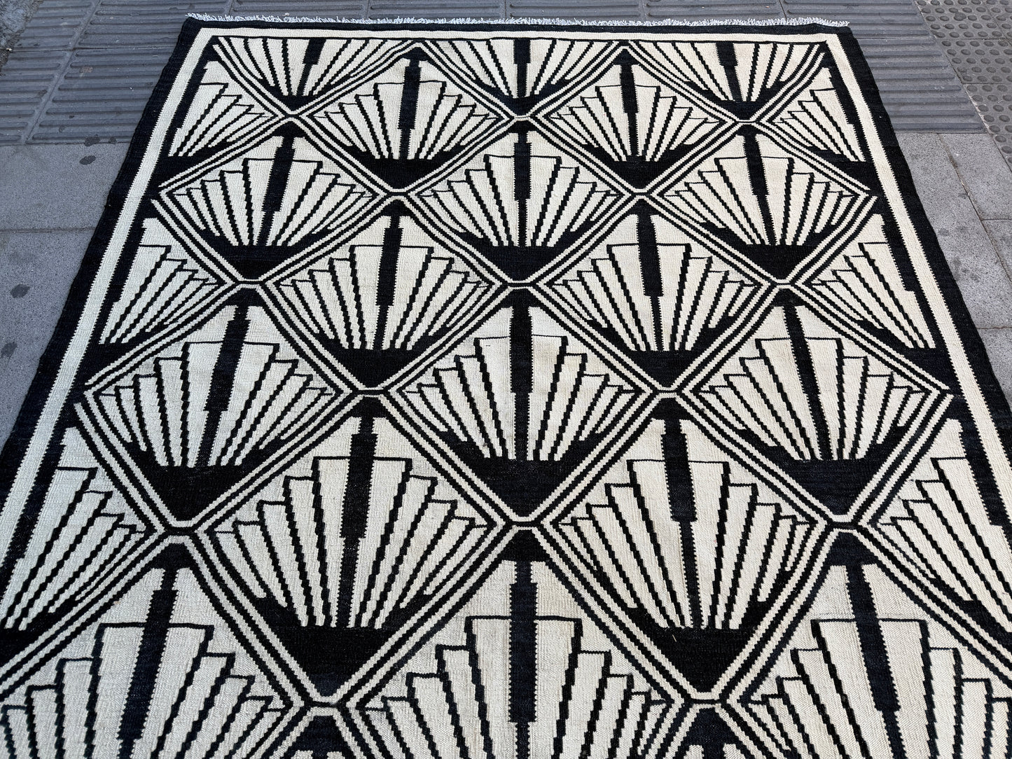 Comtemporary design Kilim 241x187cm