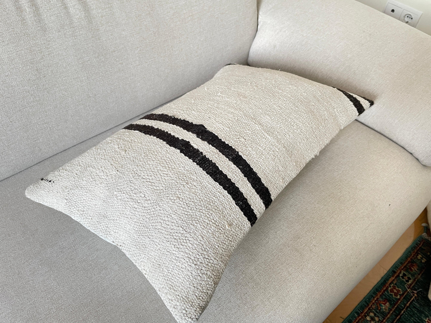 Hemp Hand woven Kilim cushion cover (60x40cm)