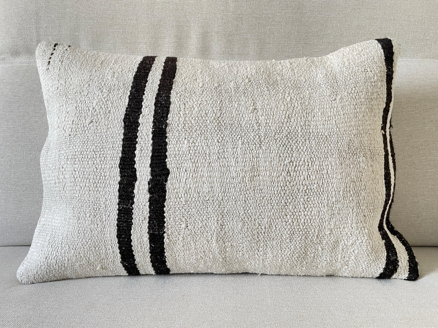 Hemp Hand woven Kilim cushion cover (60x40cm)