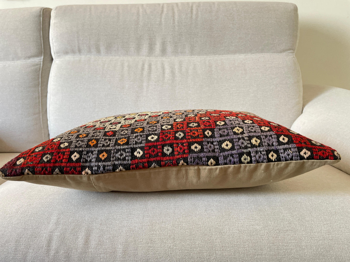 Hand woven Kilim cushion cover (60x40cm)