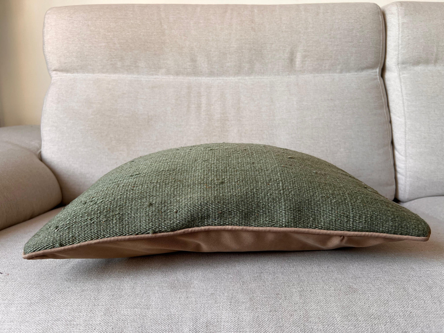 Hand woven Kilim cushion cover (50x50cm).