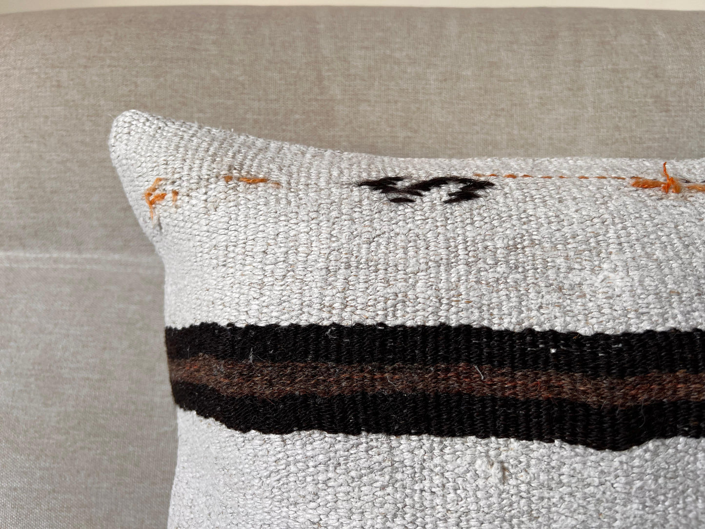 Hemp Hand woven Kilim cushion cover (50x50cm).