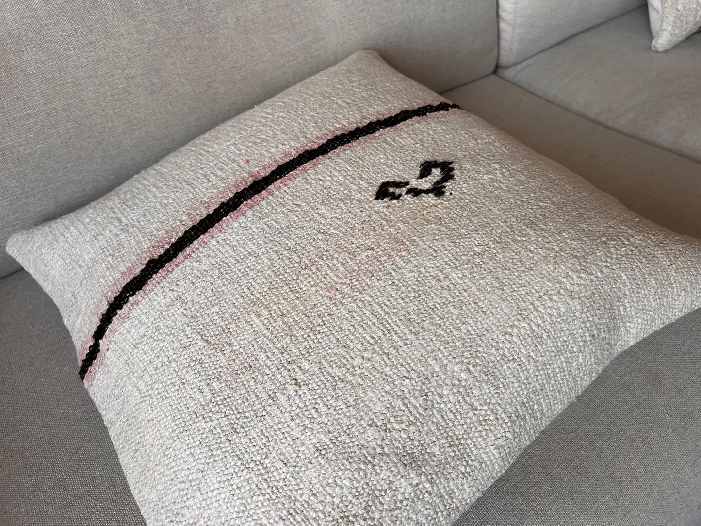 Hemp Hand woven Kilim cushion cover (50x50cm).