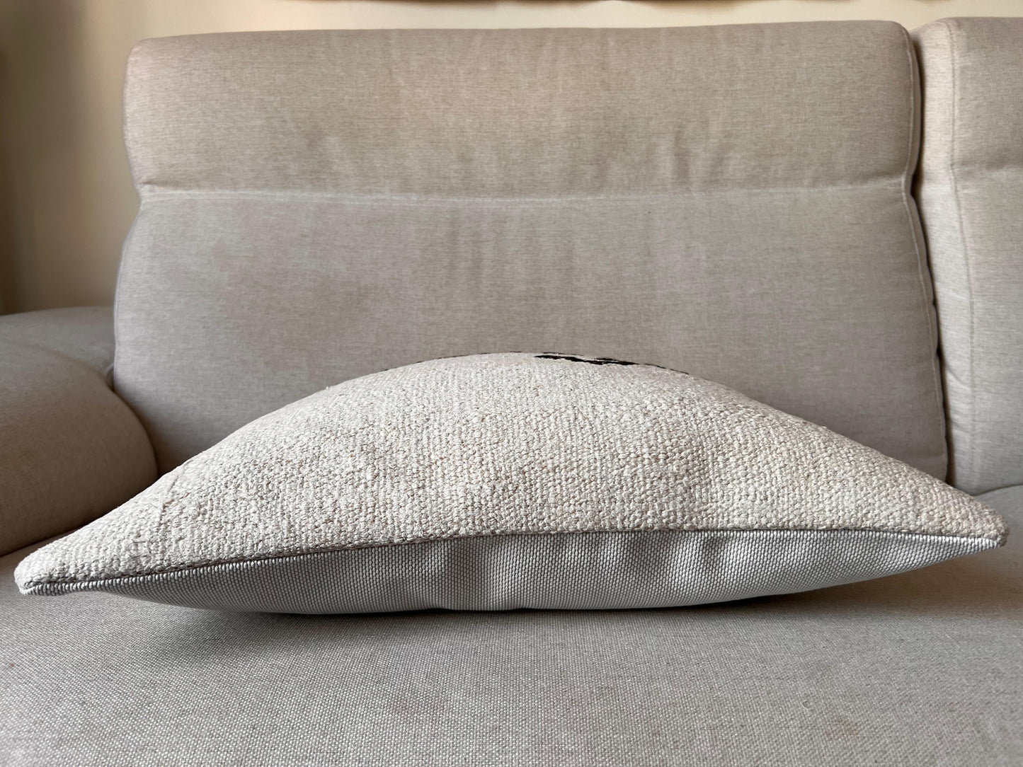 Hemp Hand woven Kilim cushion cover (50x50cm).