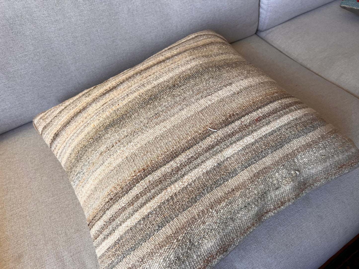 Hand woven Kilim cushion cover (50x50cm).