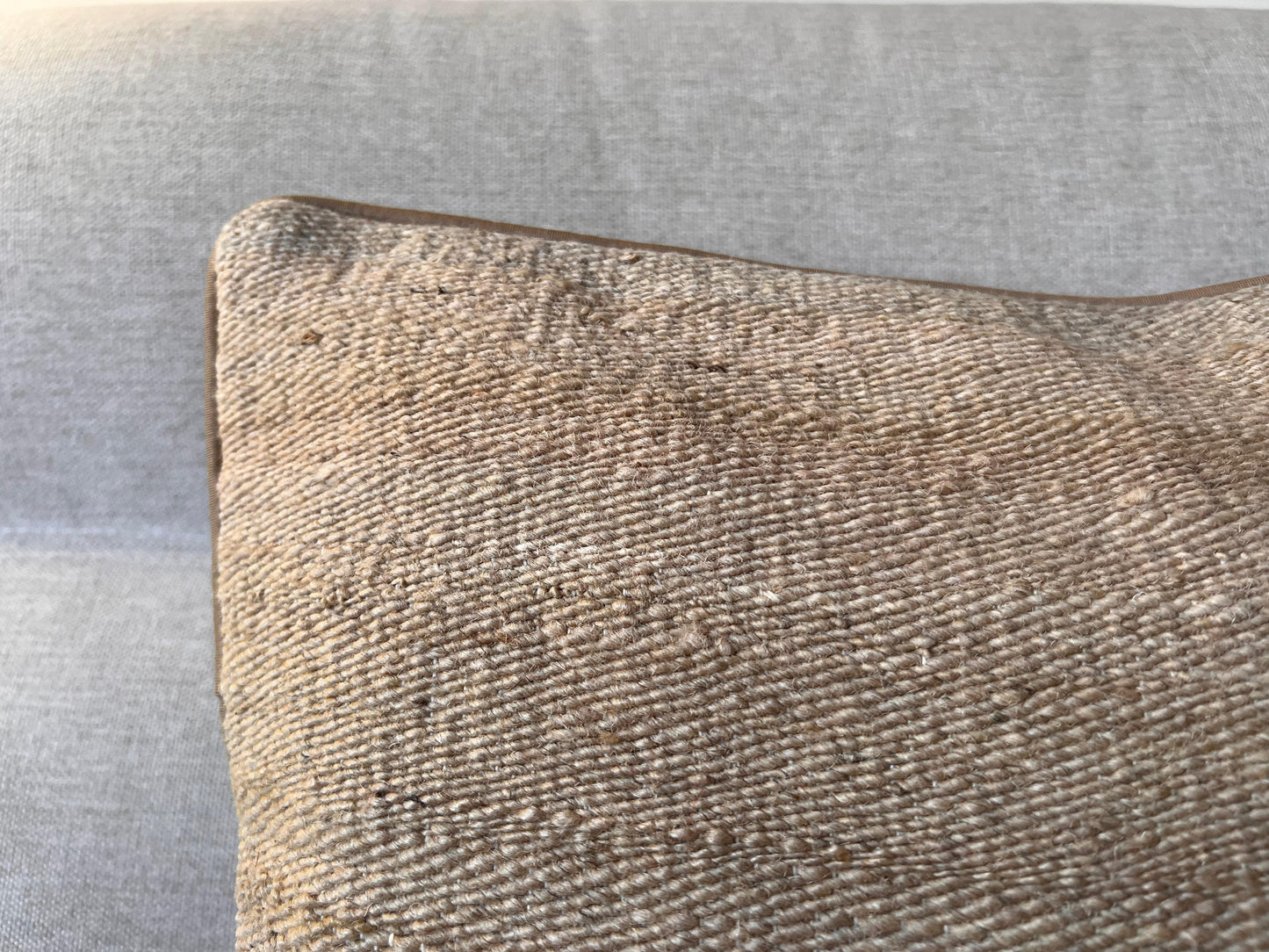 Hand woven Kilim cushion cover (50x50cm).