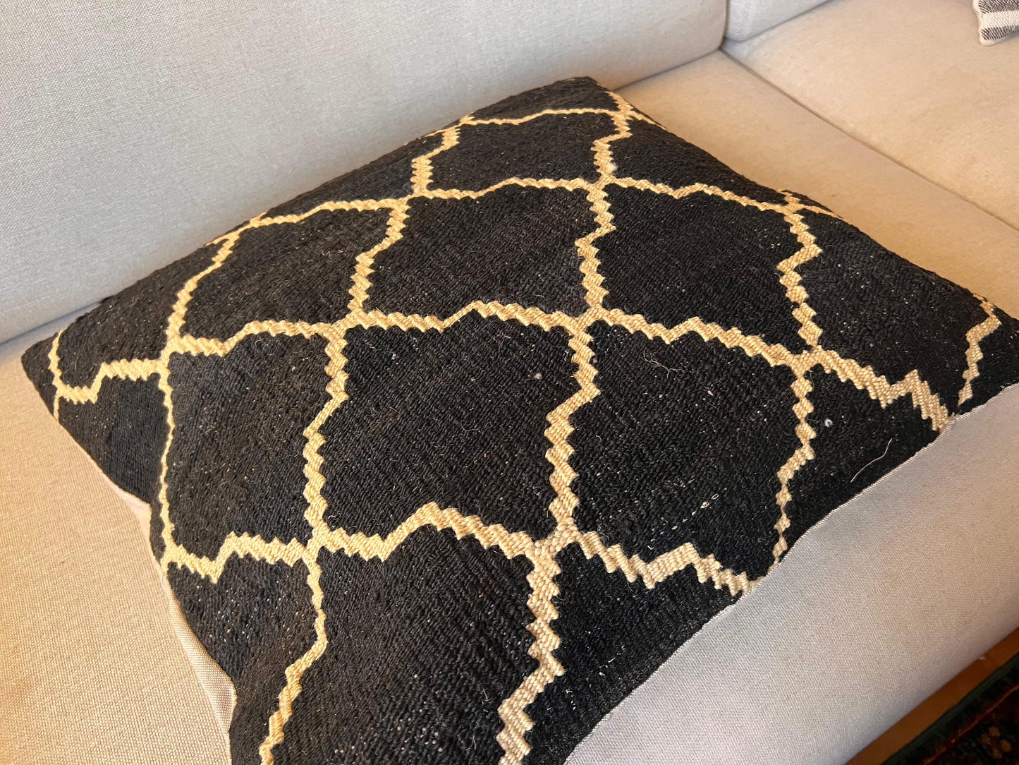 Hand woven Kilim cushion cover (50x50cm).