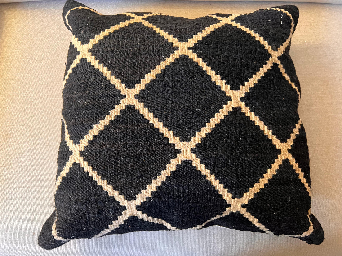 Hand woven Kilim cushion cover (50x50cm).