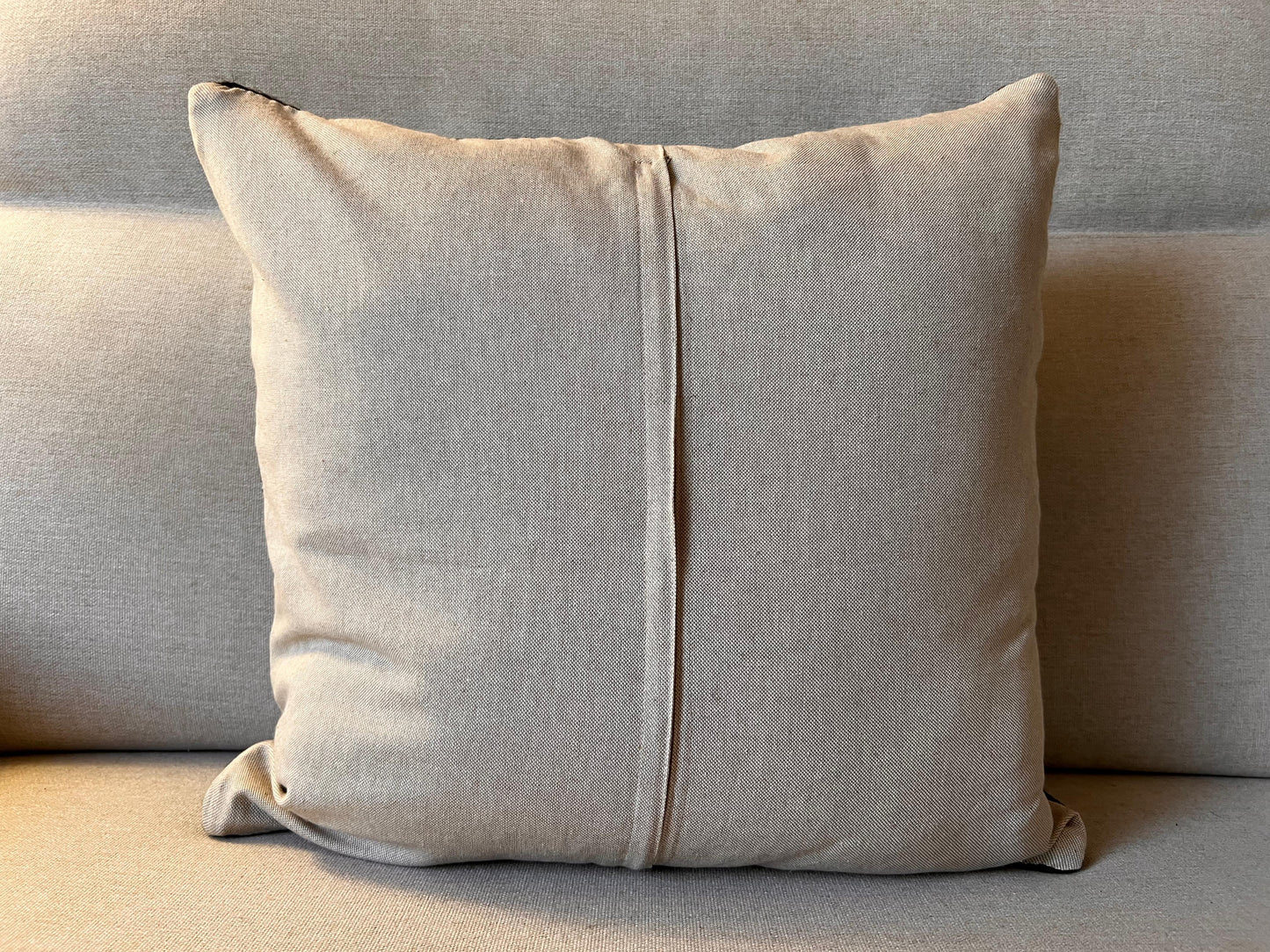 Hand woven Kilim cushion cover (50x50cm).