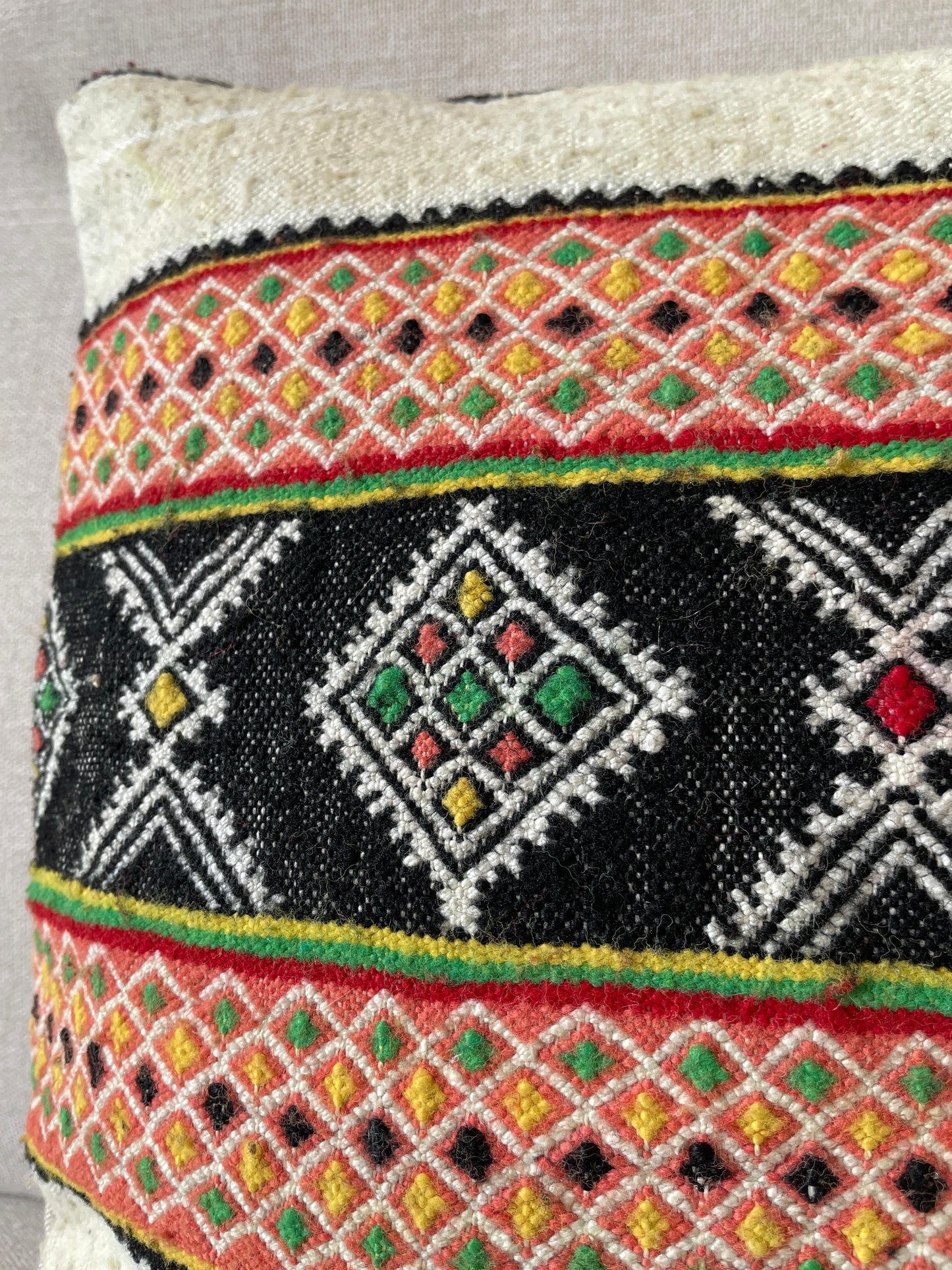 Hand woven Kilim cushion cover (40x40cm)