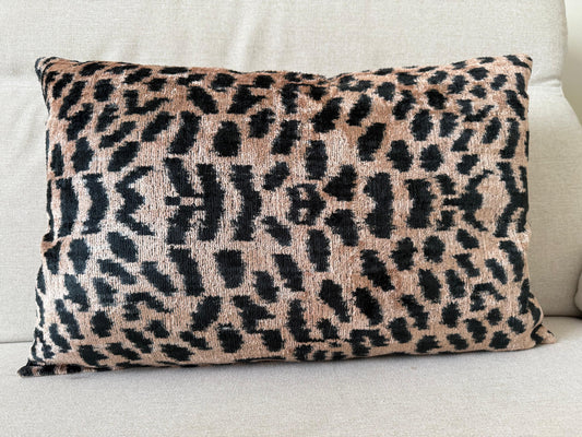 Ikat velvet cushion Hand made (40x60cm)