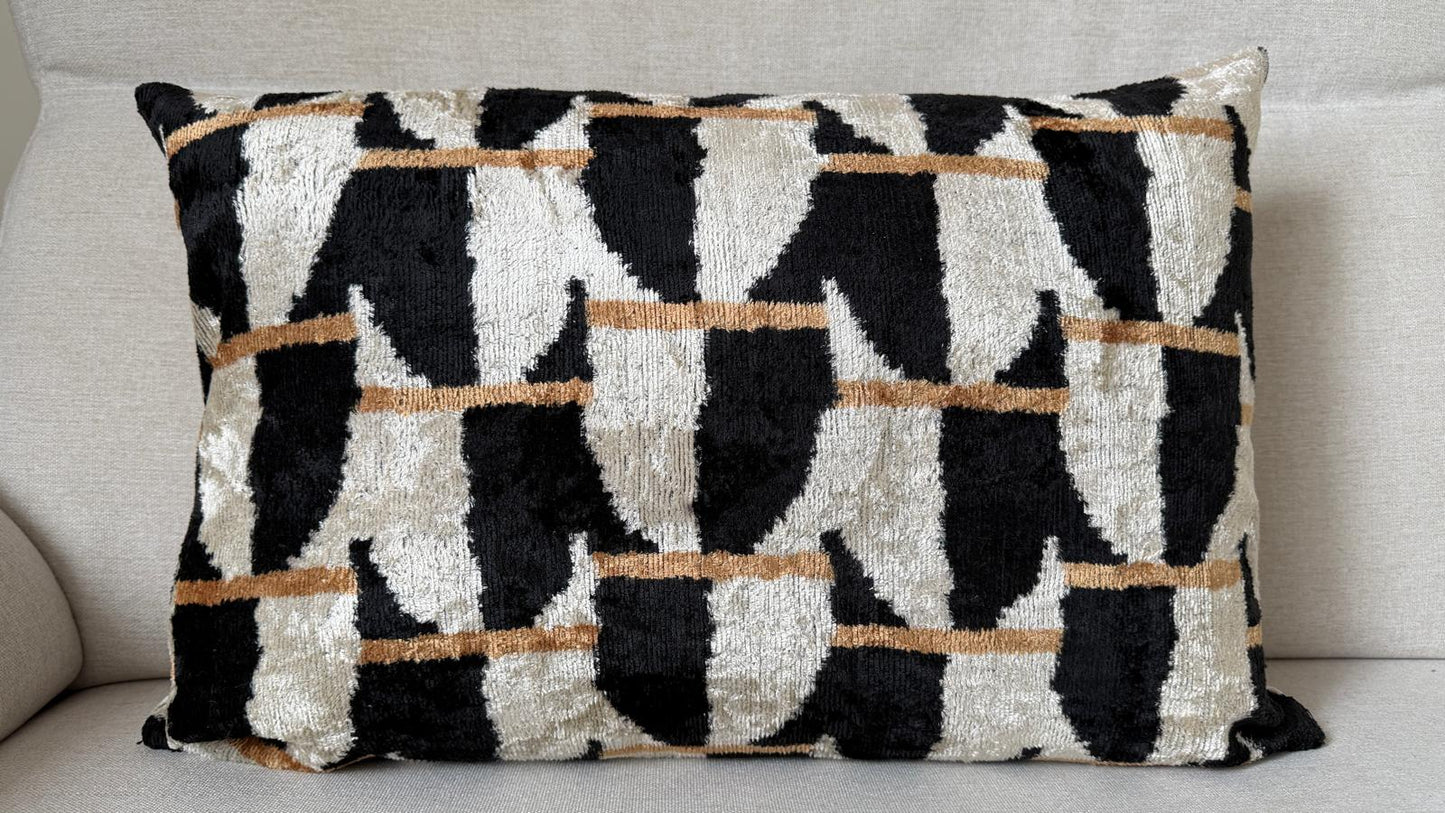 Ikat velvet cushion Hand made (40x60cm)
