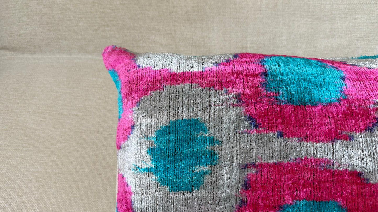Ikat Velvet cushion 40x40cm.