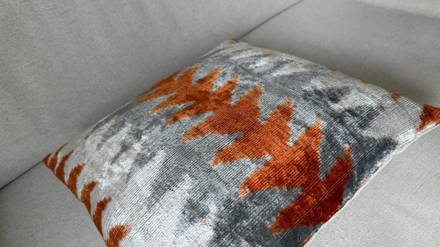 Ikat Velvet cushion 40x40cm.