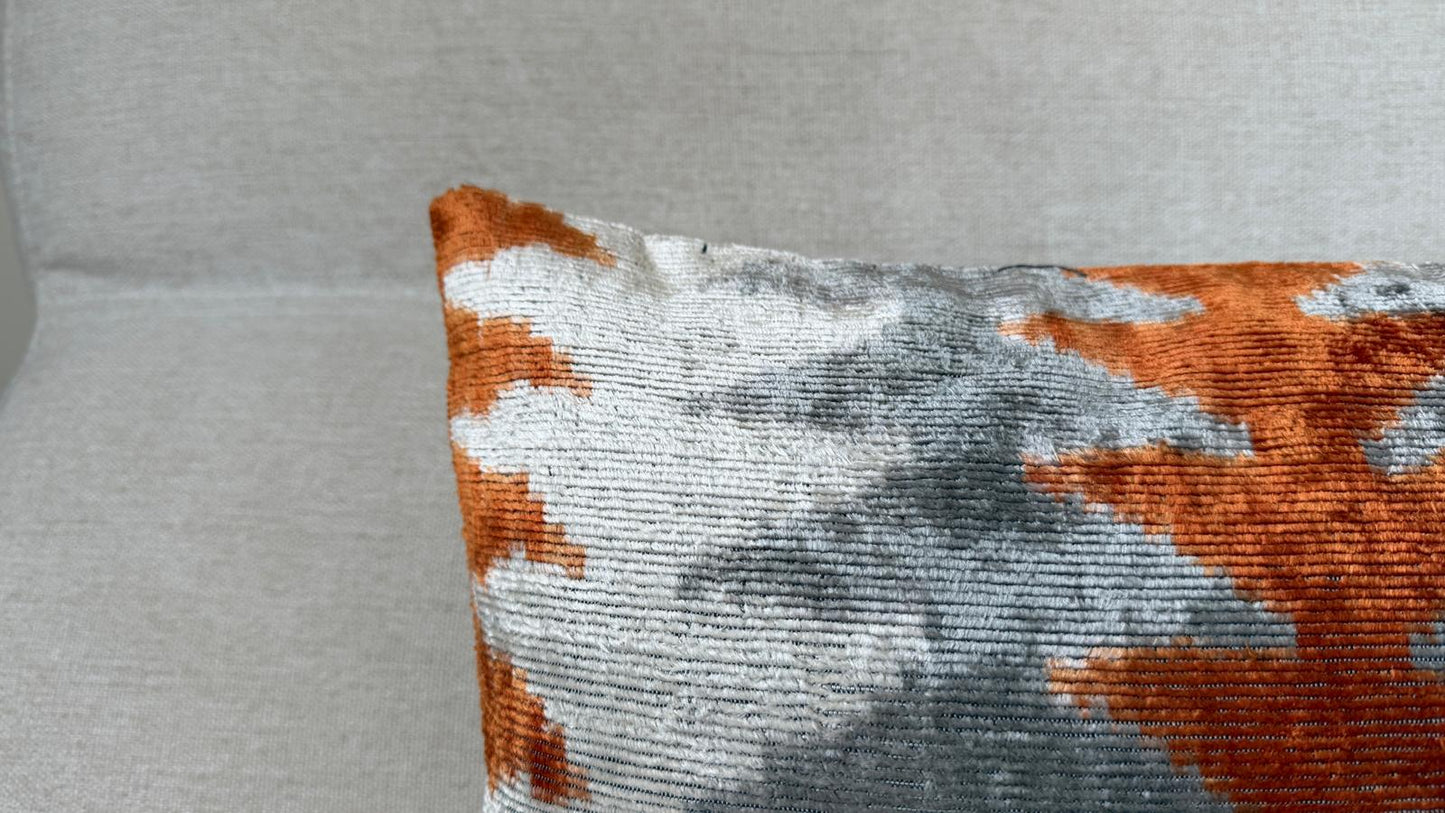 Ikat Velvet cushion 40x40cm.