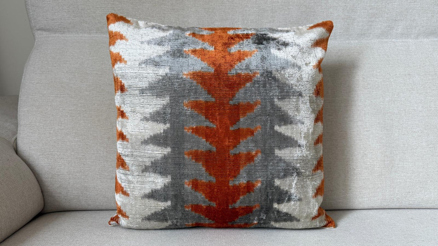 Ikat Velvet cushion 40x40cm.