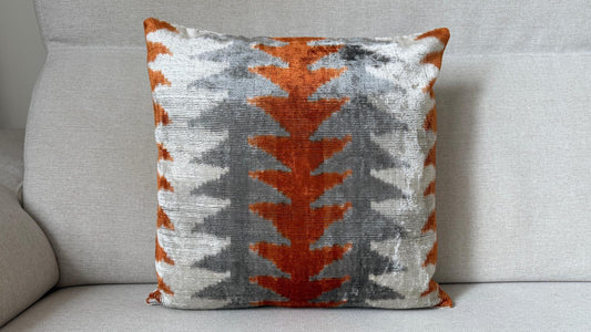 Ikat Velvet cushion 40x40cm.