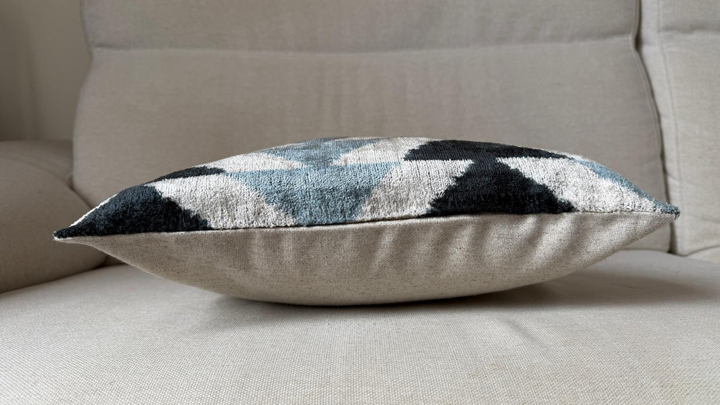 Ikat Velvet cushion 40x40cm.