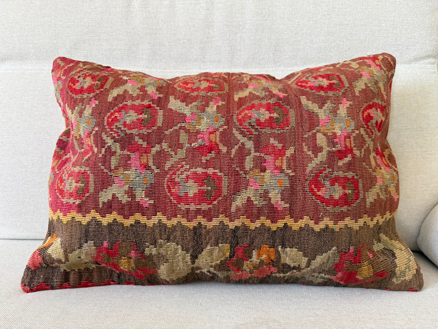 Hand woven Kilim cushion cover (60x40cm)