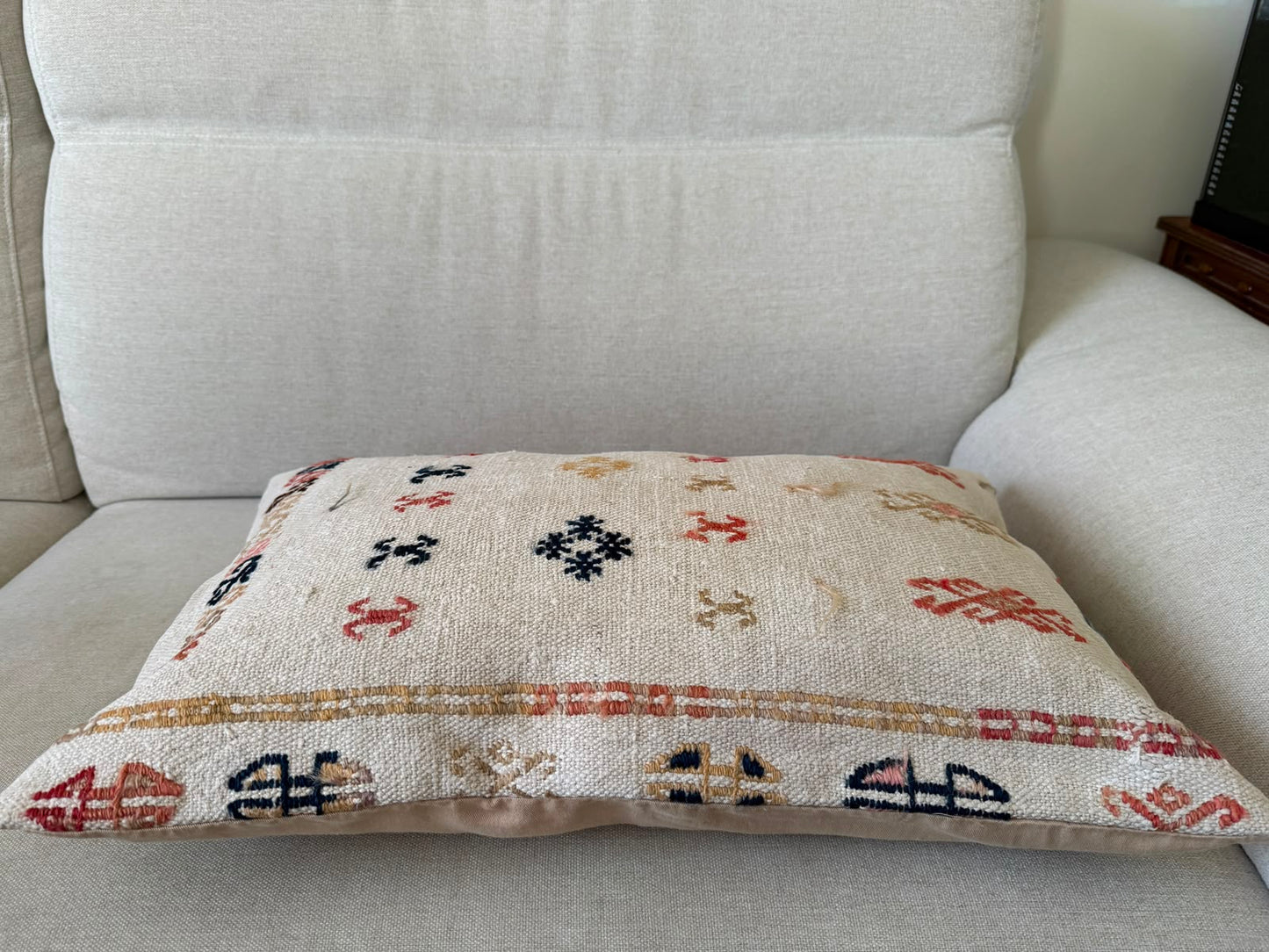 Hand woven Kilim cushion cover (60x40cm)