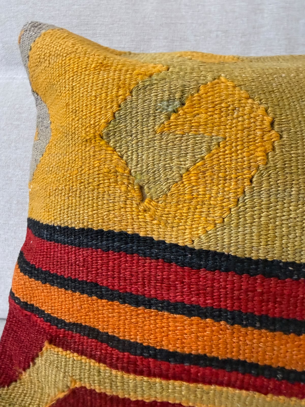 Hand woven Kilim cushion cover (60x40cm)