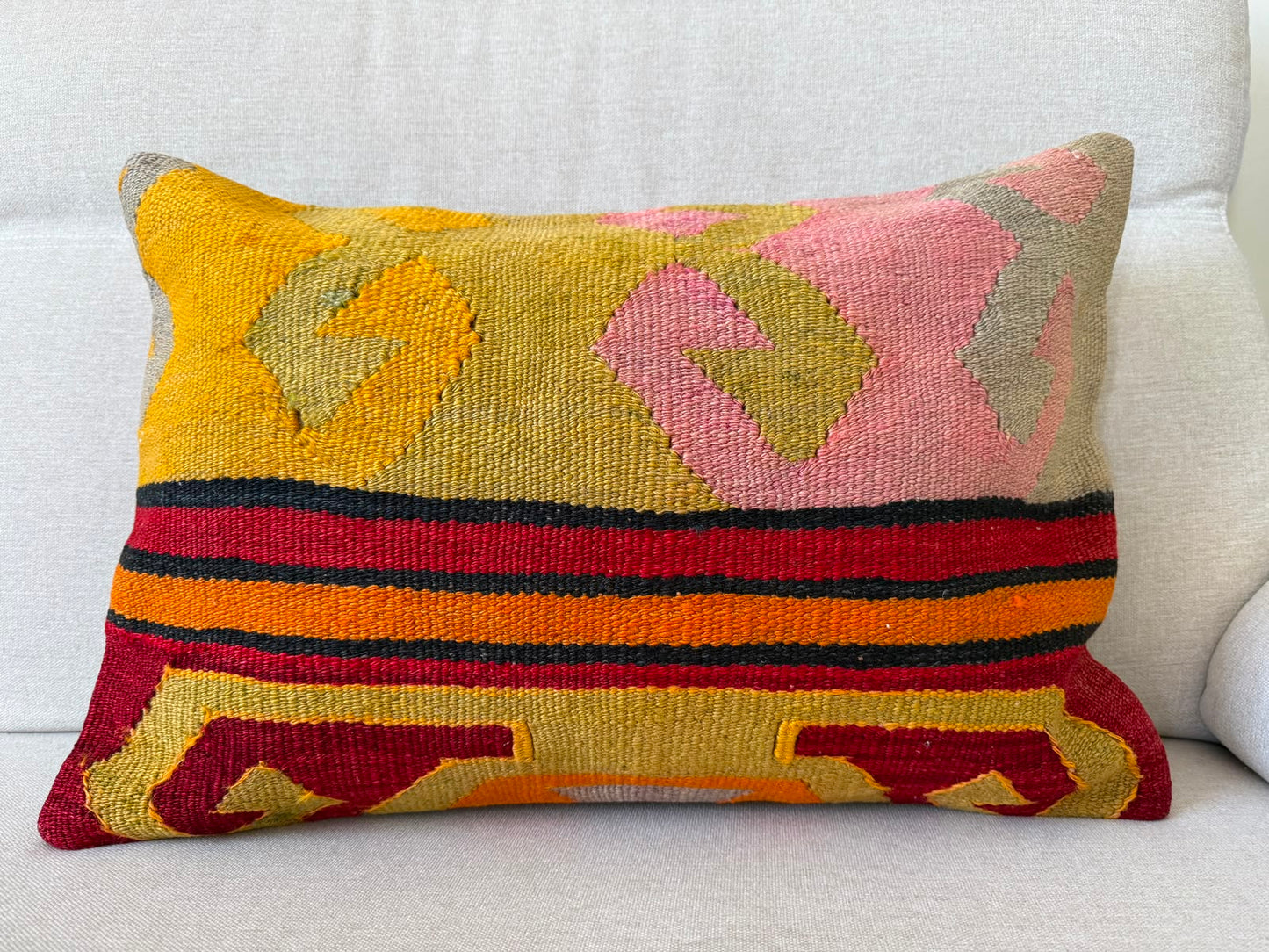 Hand woven Kilim cushion cover (60x40cm)