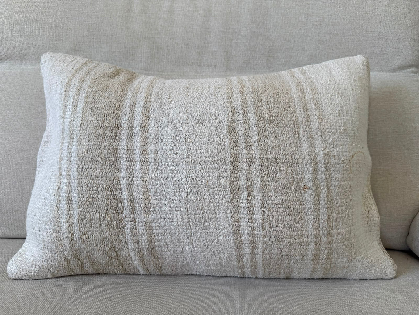 Hemp Hand woven Kilim cushion cover (60x40cm)