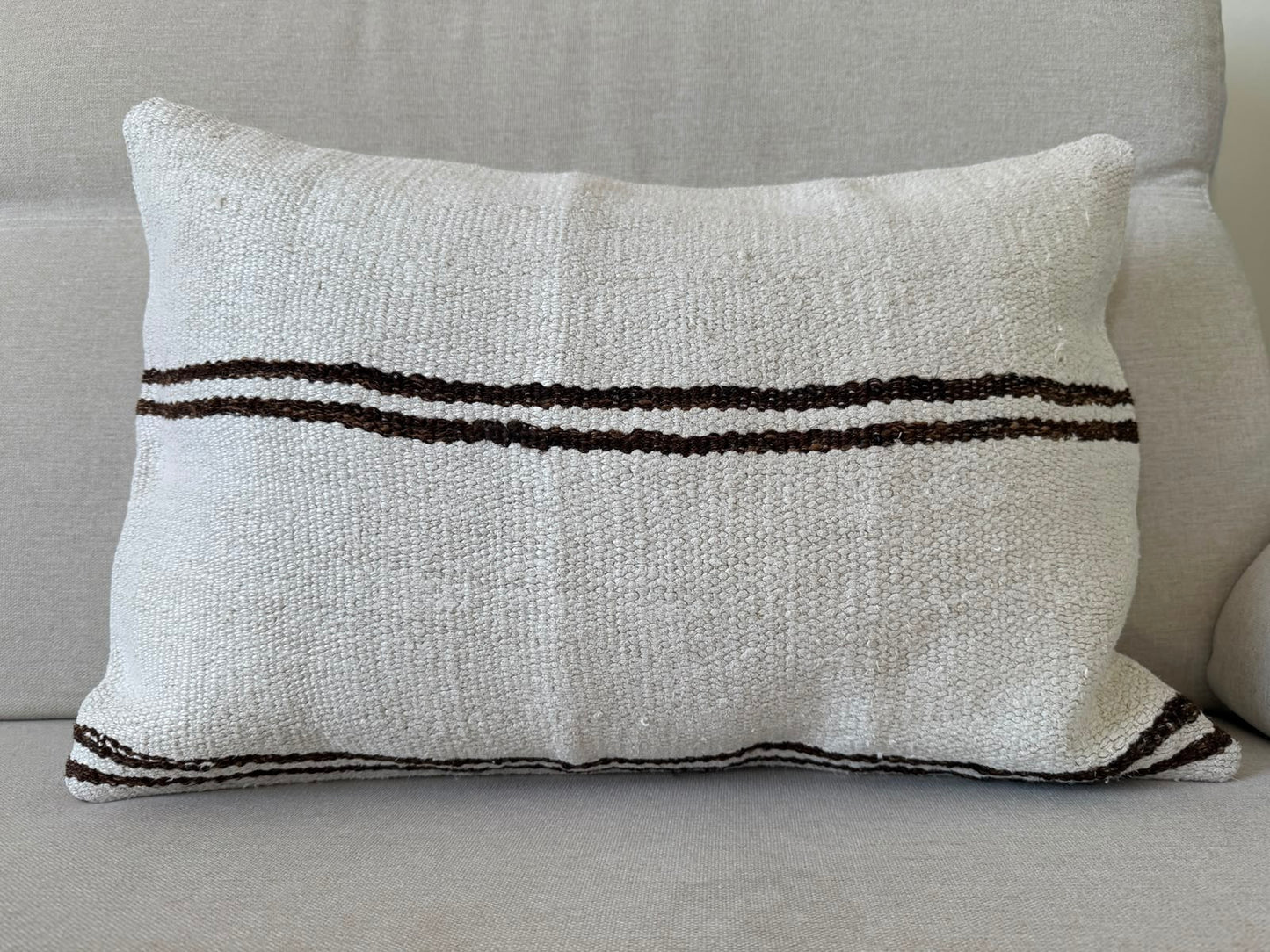 Hemp Hand woven Kilim cushion cover (60x40cm)