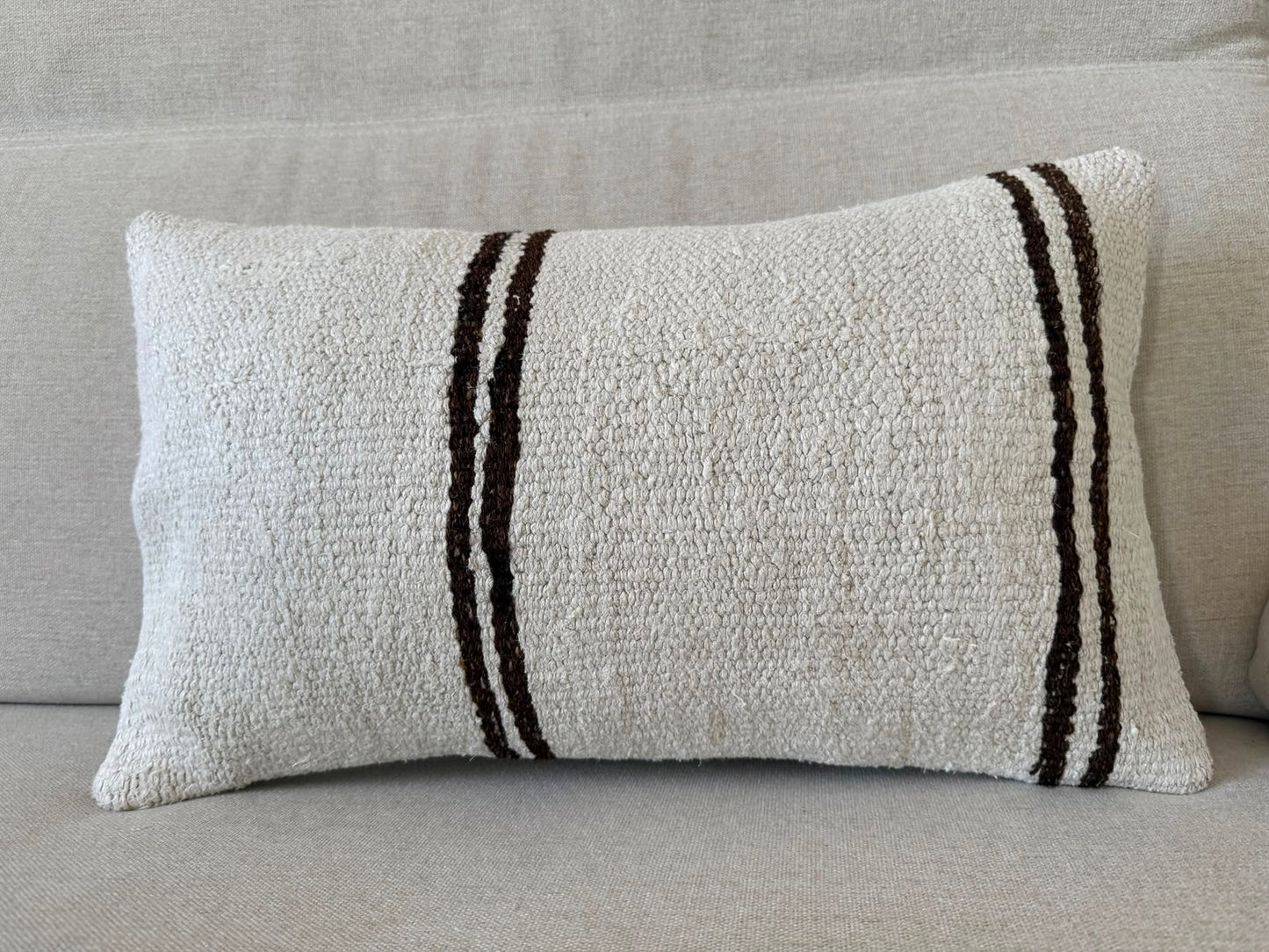 Hamp Hand woven Kilim cushion cover (50x30cm)